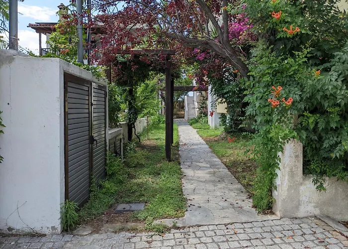 Melina Apartments